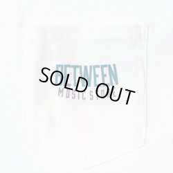 画像2: BETWEEN MUSIC STORE LOGO POCKET T-SHIRT (WHITE)