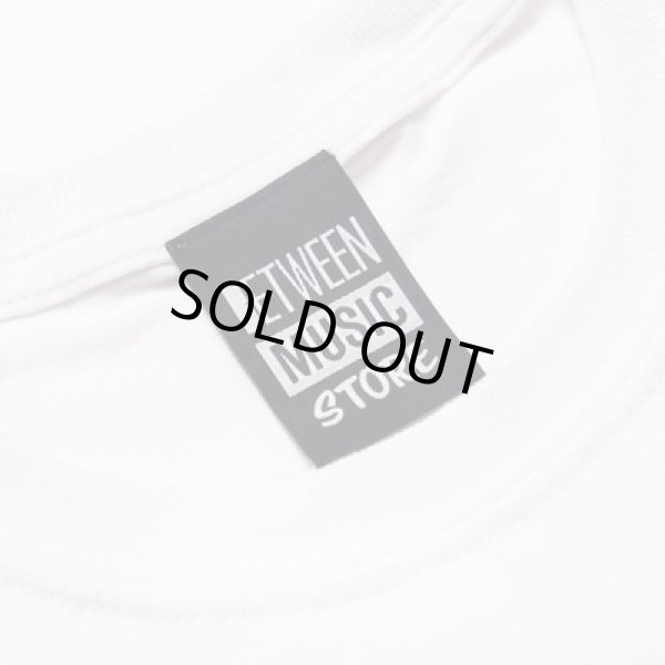 画像3: BETWEEN MUSIC STORE LOGO POCKET T-SHIRT (WHITE) (3)