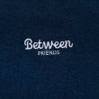 画像2: BETWEEN FRIENDS T-SHIRT (NAVY) (2)